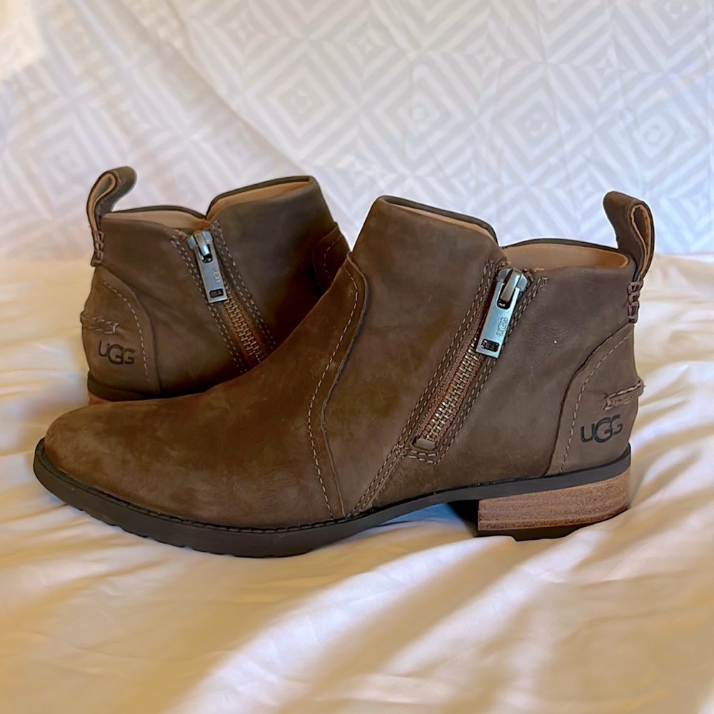 UGG Aureo II Women's Ankle Boot Zip Up Side Waterproof Leather Brown Size 5